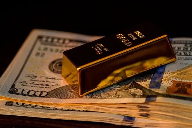 Analisis Jelang Data AS, Emas Tumbang Didorong Penguatan Dolar - Data Pasar 2025-11-18