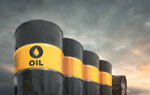 Analisis Minyak Menuju Penurunan Bulanan Ketiga, Dolar & Pasokan OPEC+ Menekan - Data Pasar 2025-10-31